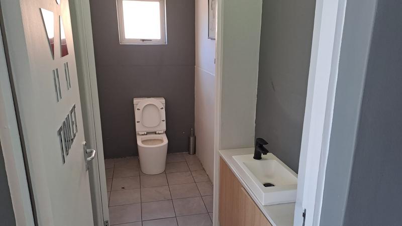To Let commercial Property for Rent in Newton Park Eastern Cape